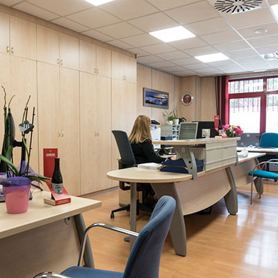 Distribuciones Ascaso es una empresa en constante desarrollo y crecimiento. Las instalaciones, el personal y nuestro parque móvil garantizan un servicio eficaz y una relación directa y profesional con nuestros clientes